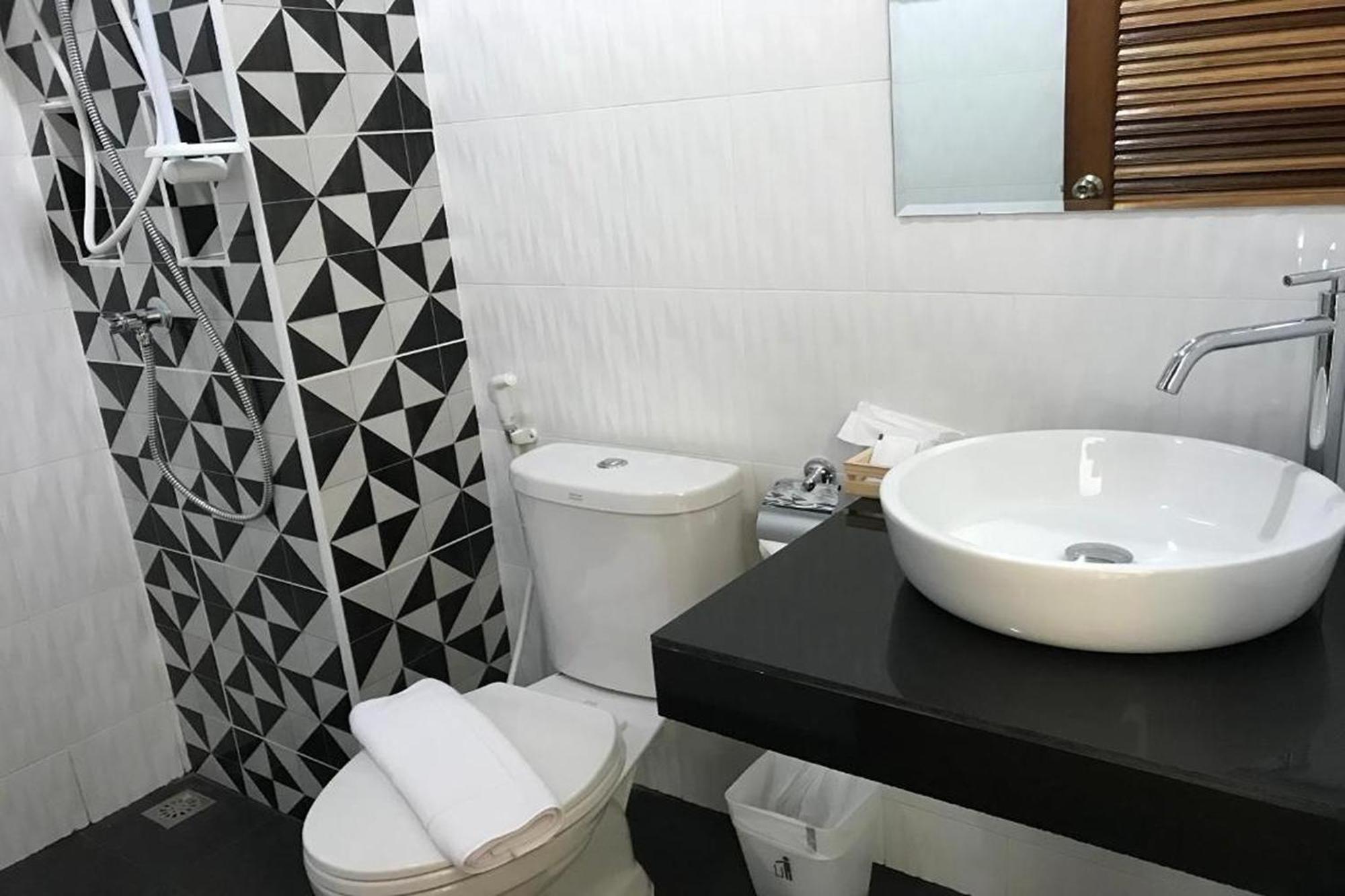 Snooze Inn Phuket - Free Shuttle To Bang Rong Pier Pa Khlok Luaran gambar
